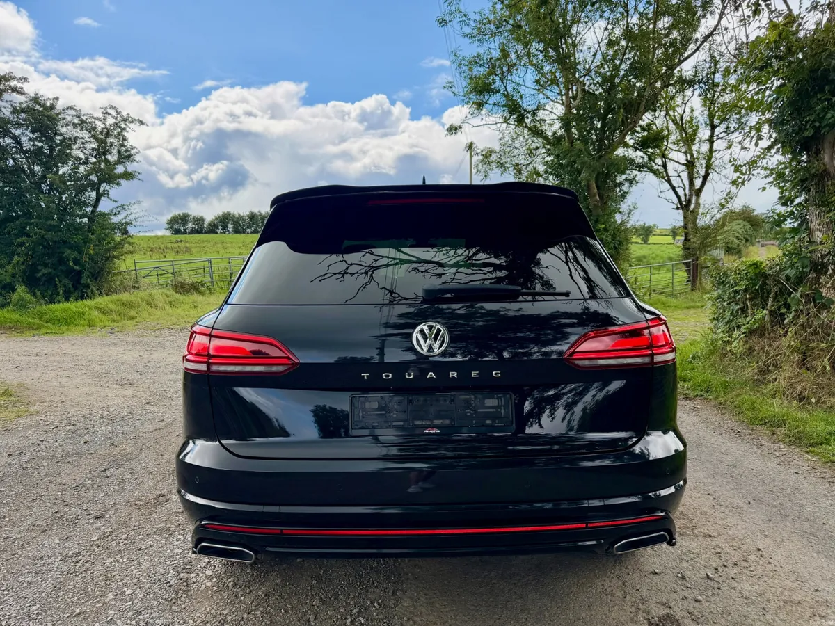 2019/191 Volkswagen Touareg V6 R-Line 286 Auto - Image 3