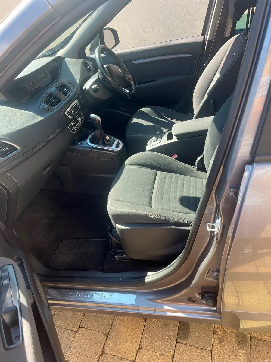 2016 Renault Grand Scenic 1.5 dCi Automatic 7 seat - Image 5
