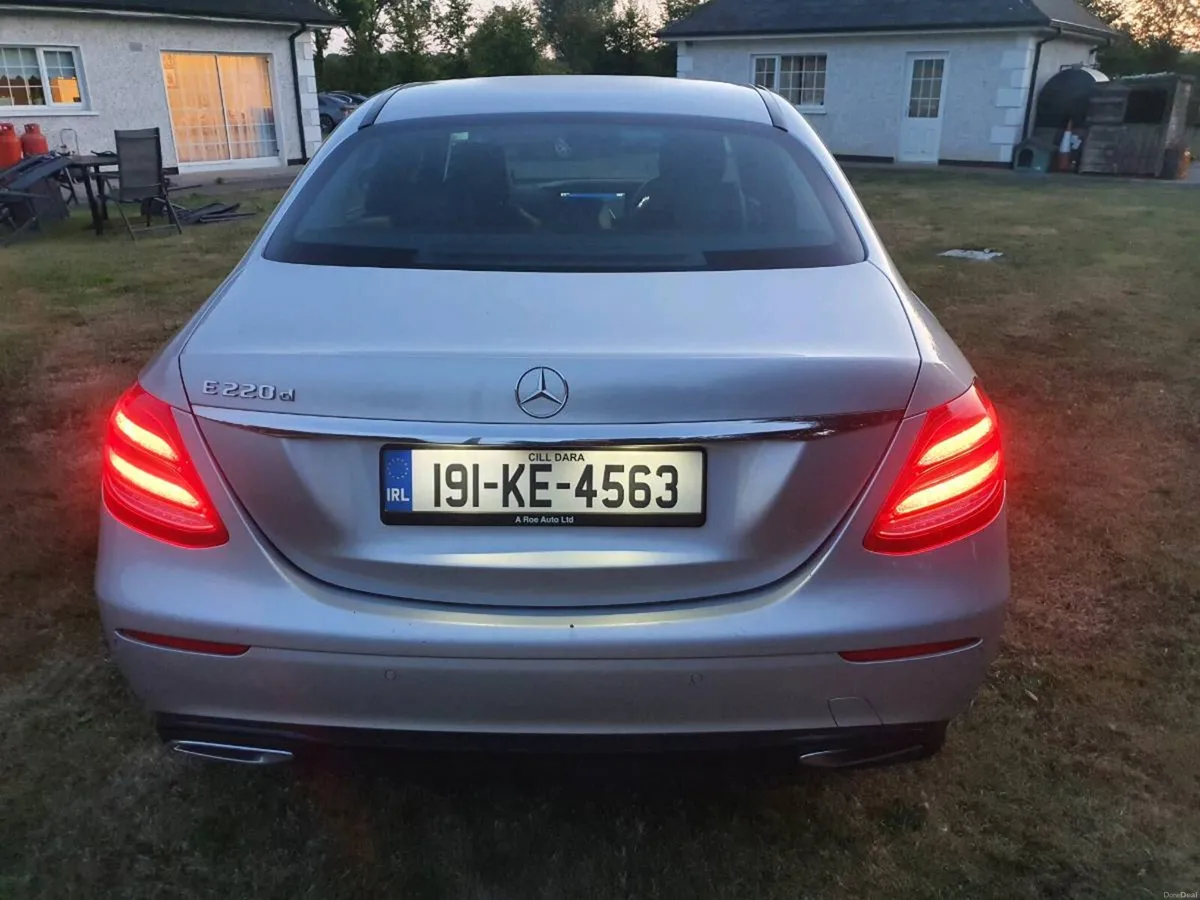 MERCEDES E CLASS 2019 - Image 4