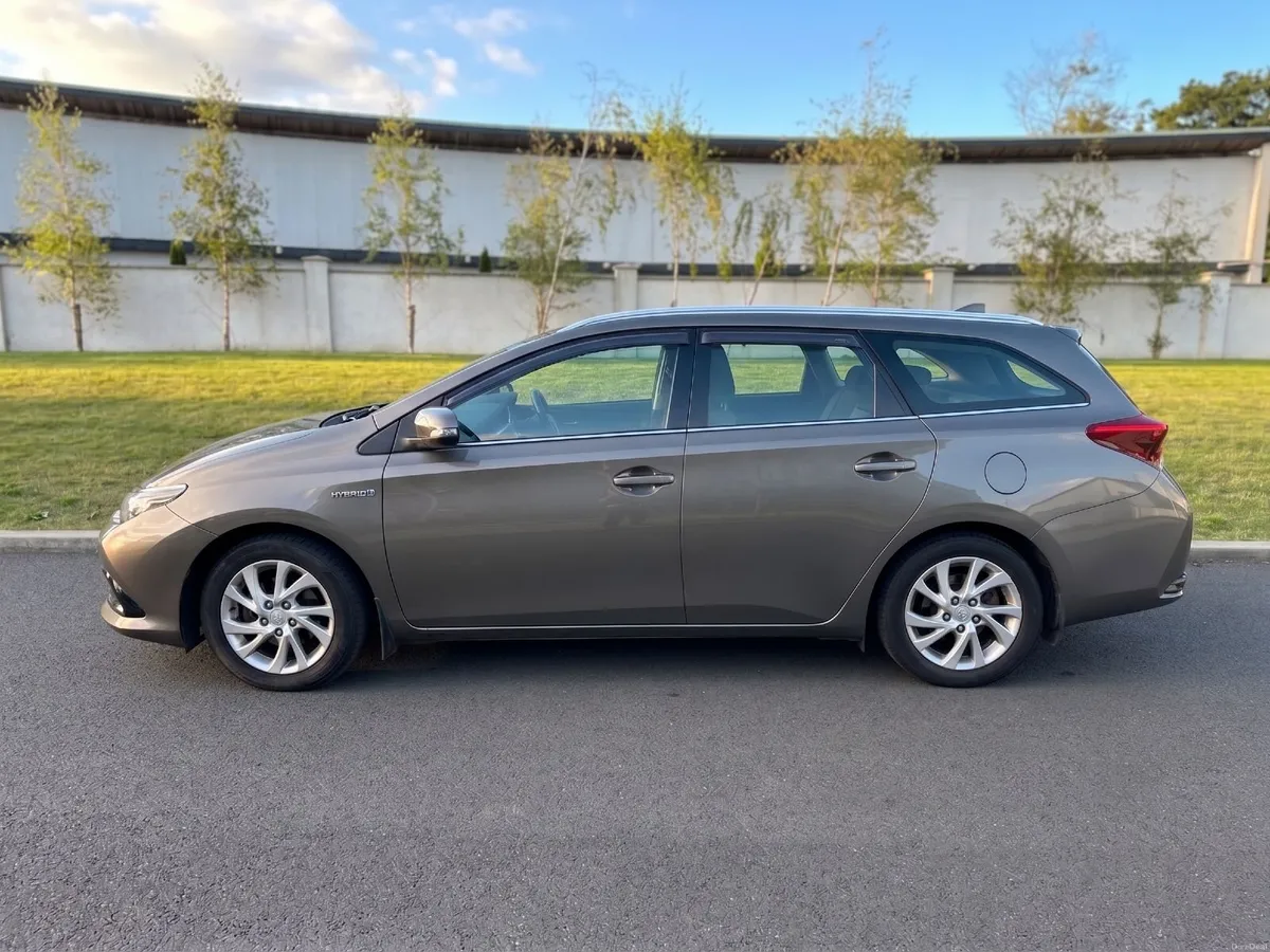 Toyota Auris 2017 Touring - Full Toyota History - Image 4