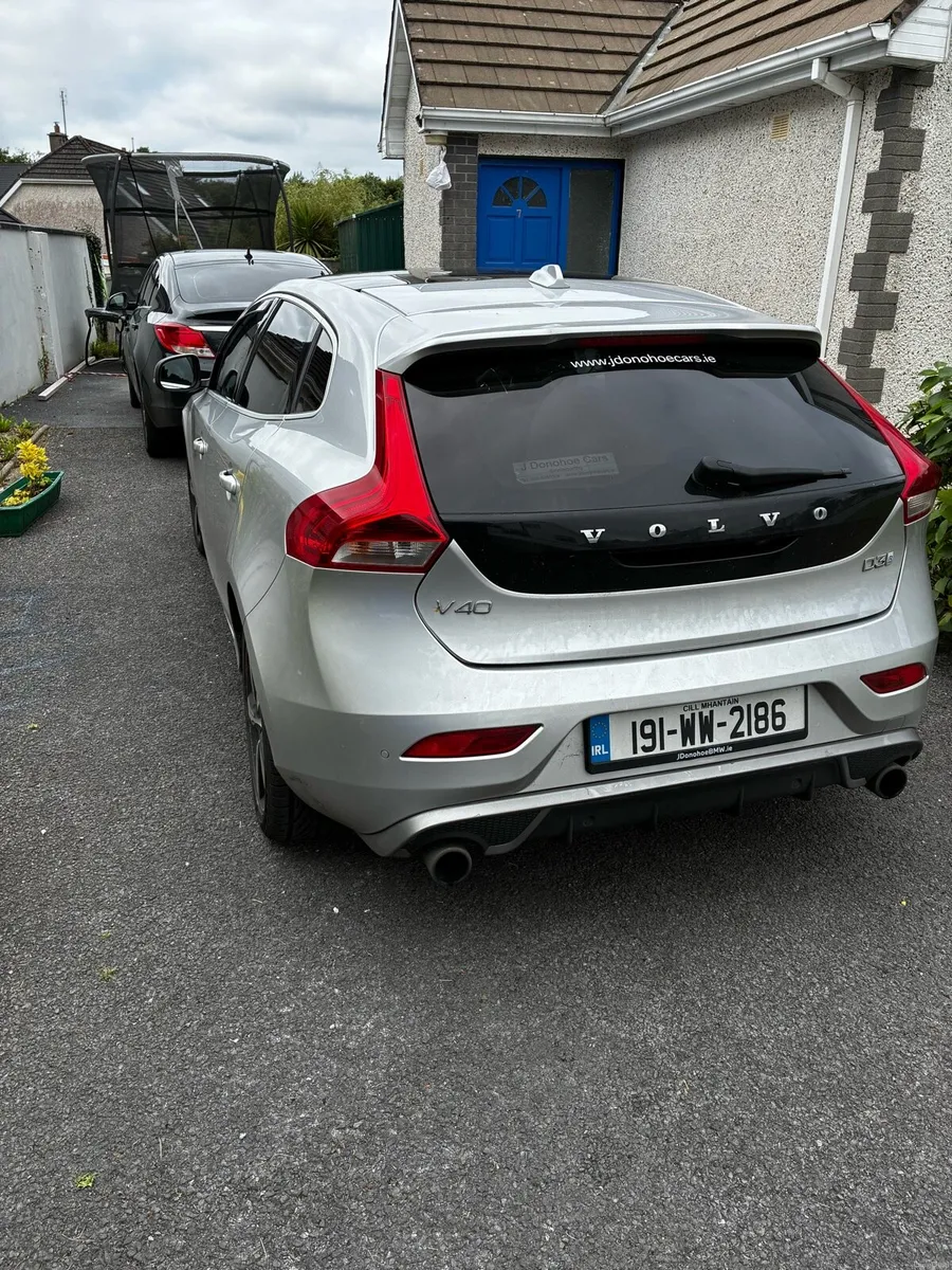 2019 Volvo V40 R Design D3 - Image 3