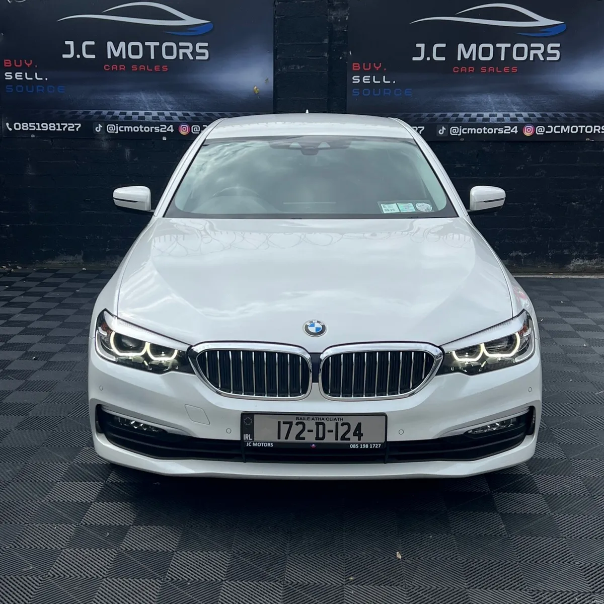 2017 BMW 520D Facelift Model - Image 2