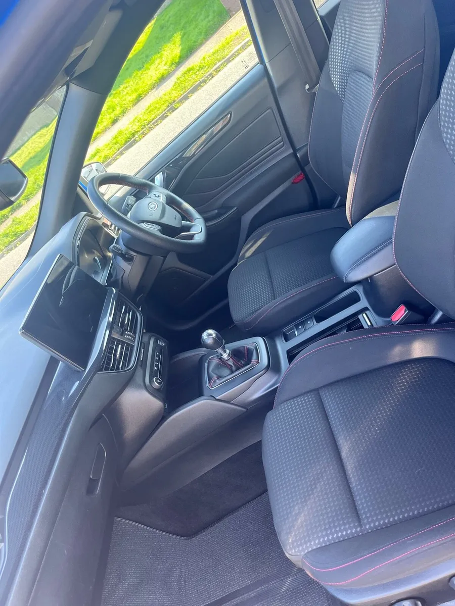 Ford Focus St-Line 1.0T - Image 4