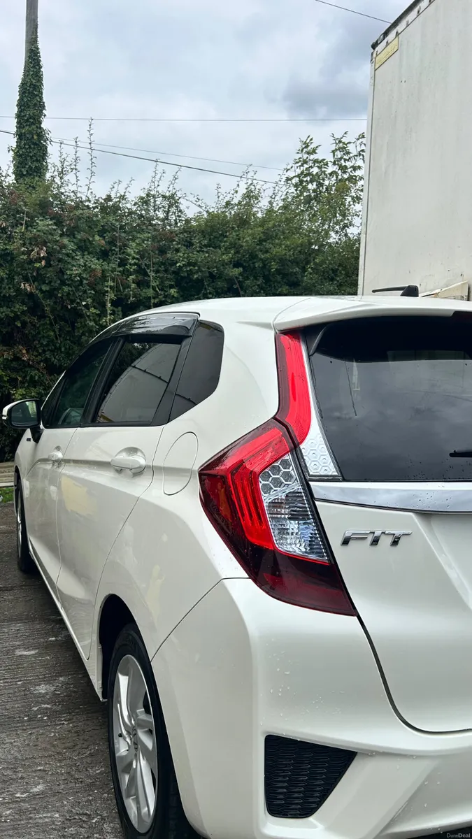 2017 Honda Fit L 1.5 Petrol Hybrid, Auto, 96k kms - Image 4
