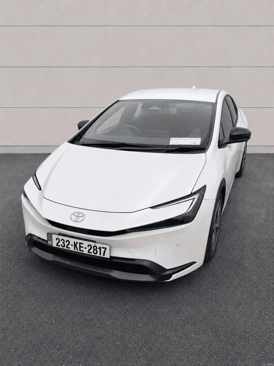 Toyota Prius 2023 - Image 2