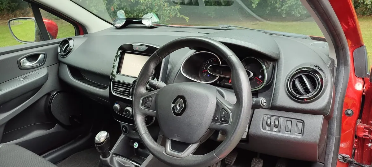 Renault Clio 2017 - LOW MILEAGE - Image 3