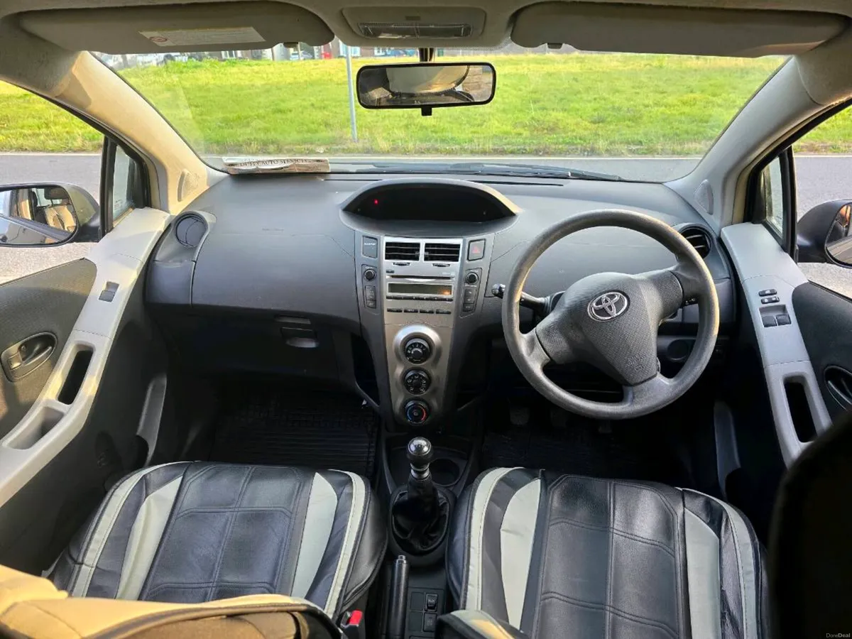 Toyota yaris - Image 6