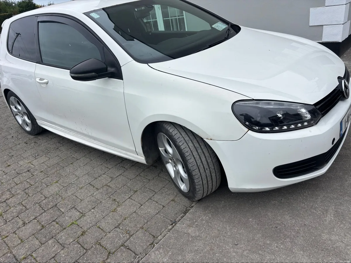 Volkswagen Golf 2011 - Image 2