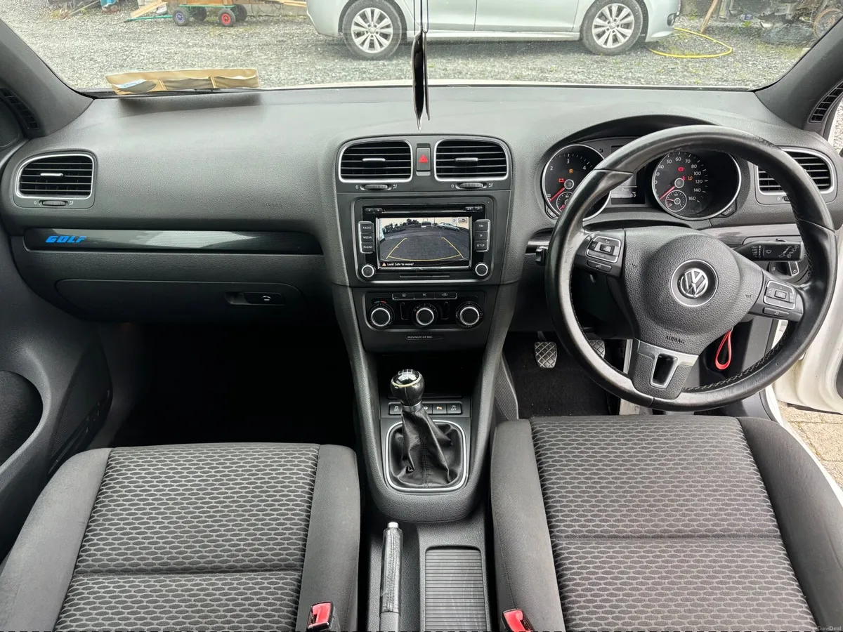 Volkswagen Golf 2011 - Image 4