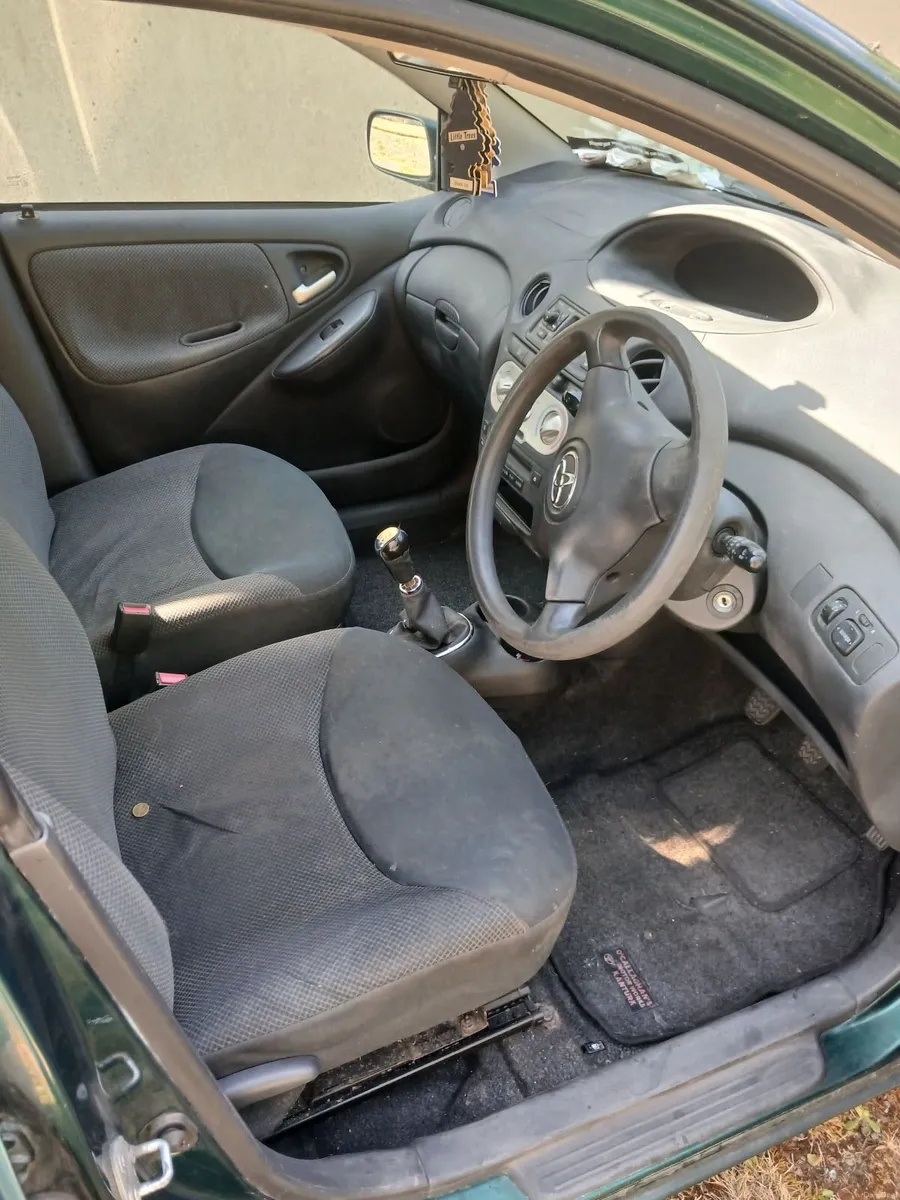 Toyota Yaris 2004 - Image 1
