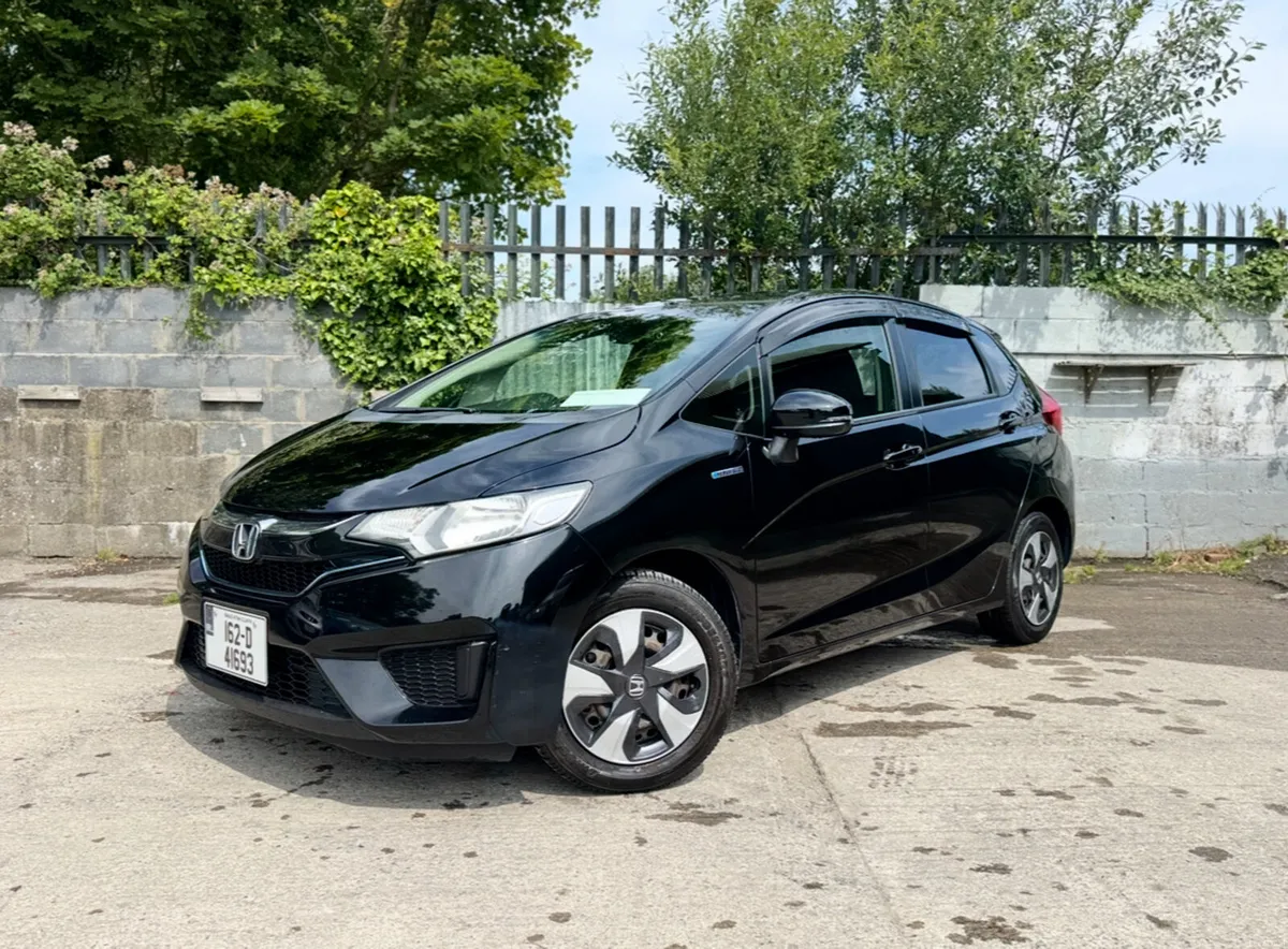 2016 HONDA FIT. 69K KMs. 2 YEAR NCT. AUTO 1.5L HYB - Image 3