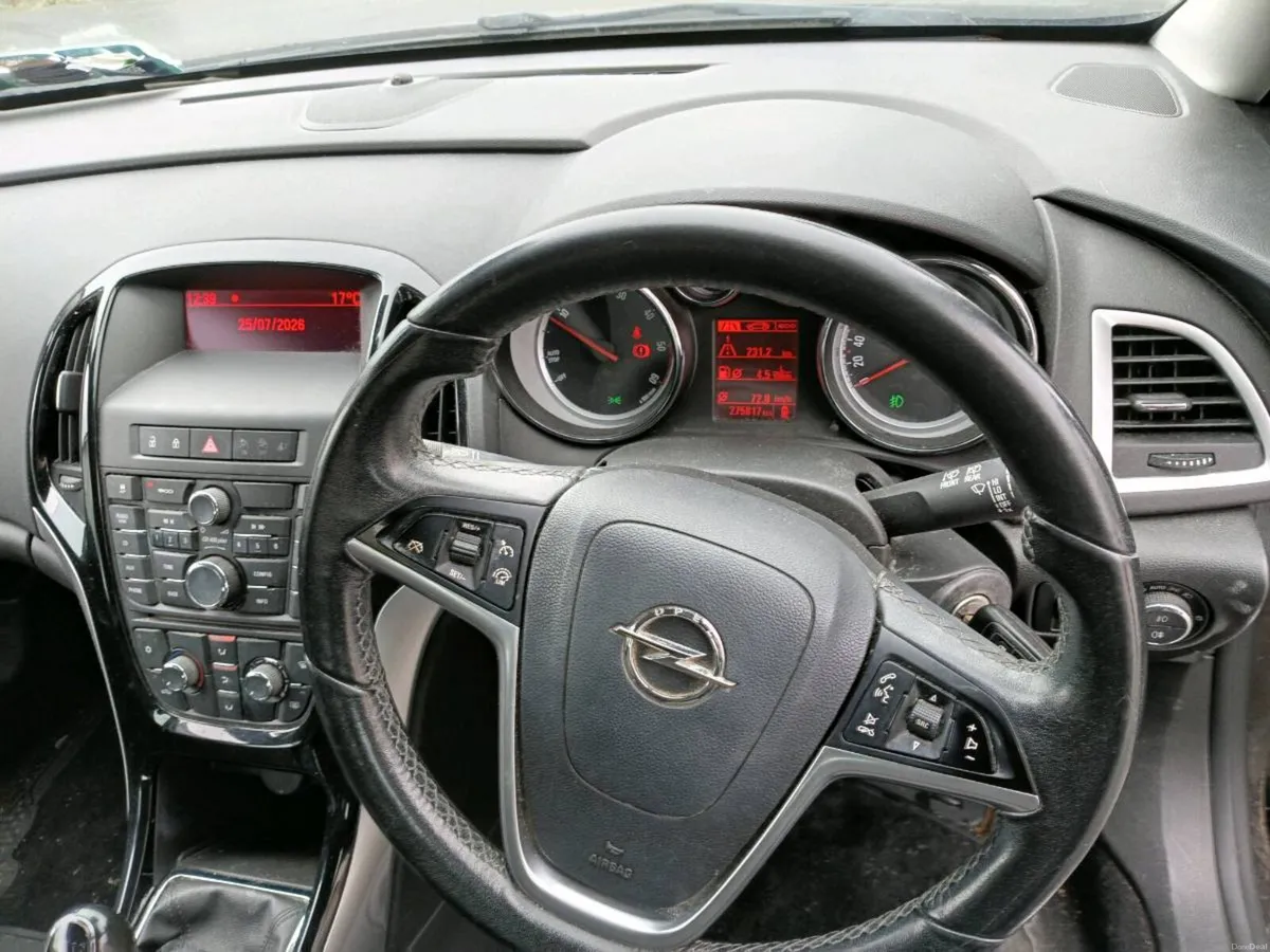 2015 opel astra  1,6 diesel  new nct 11/27 - Image 6