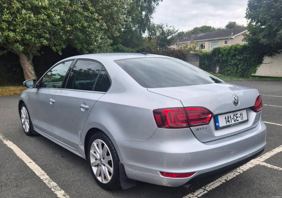 VOLKSWAGEN JETTA AUTO - Image 5