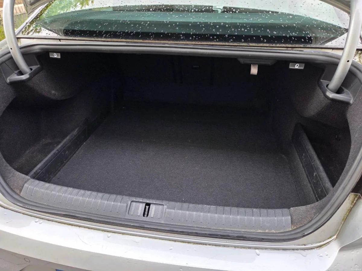 2015 Passat - Image 4