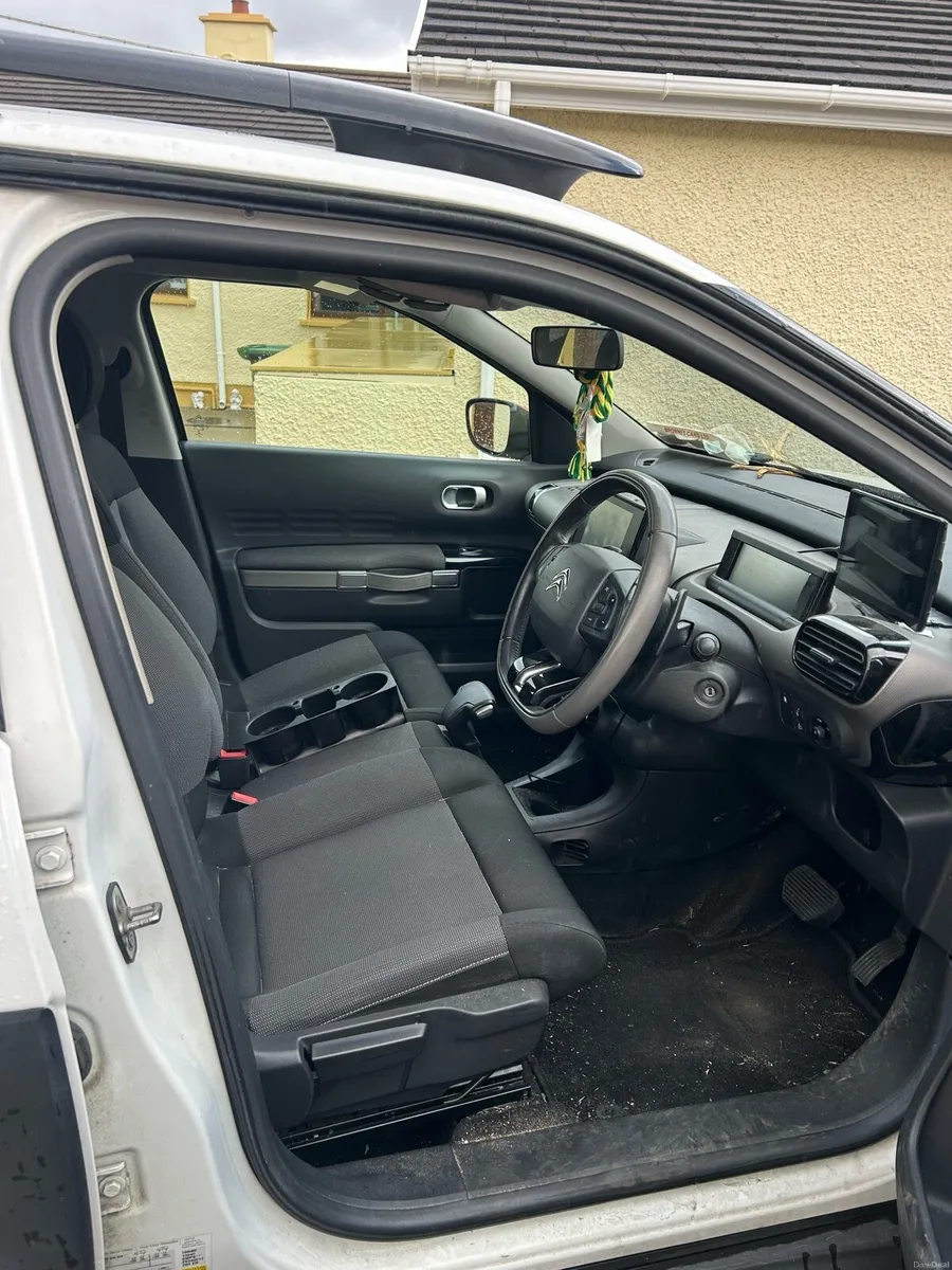 Citroën C4 Cactus 1.6 e-HDi 92 Feel 5dr Automatic - Image 5
