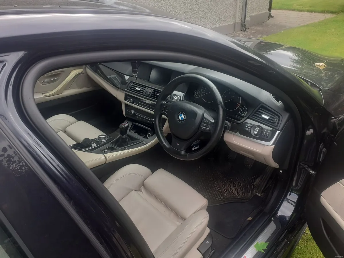 BMW 5-Series 2011 - Image 1