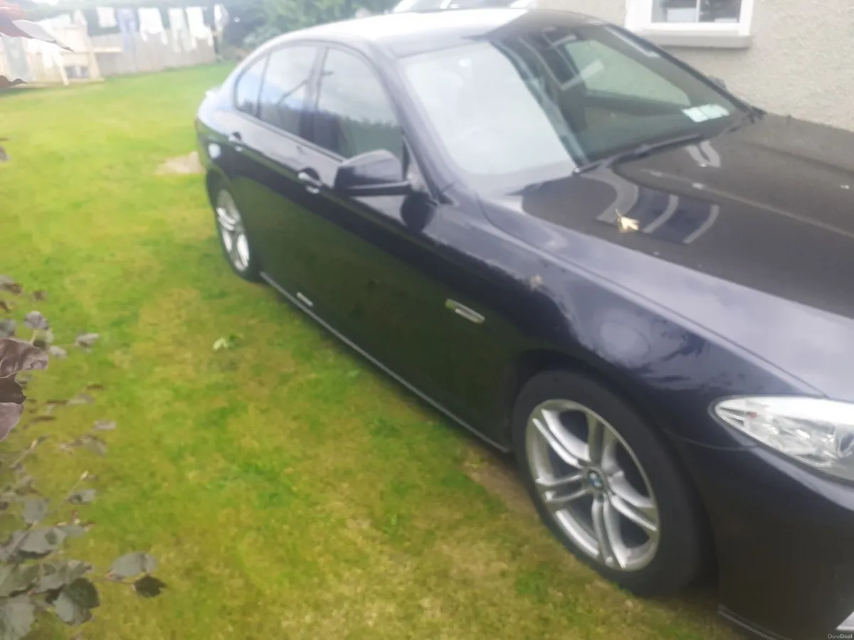 BMW 5-Series 2011 - Image 6