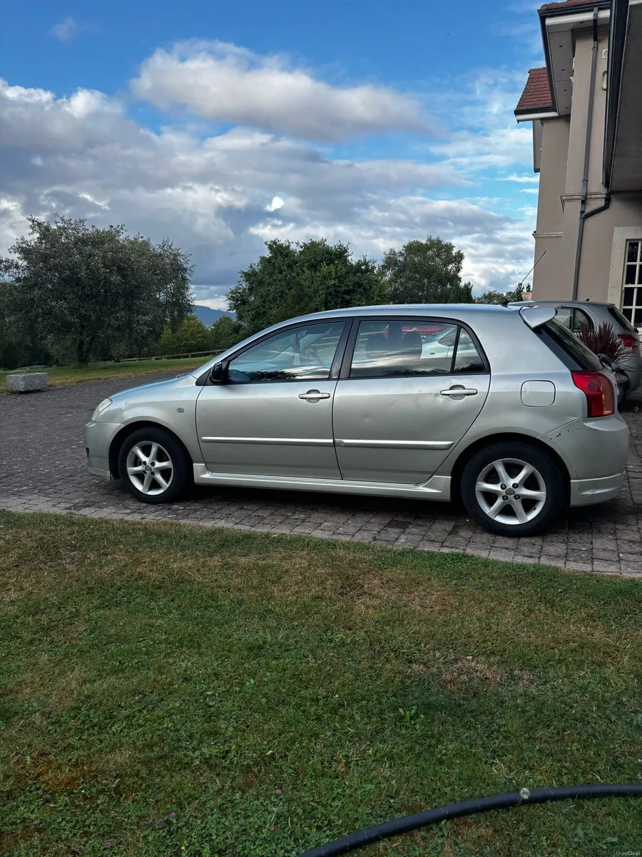 Toyota Corolla - Image 2