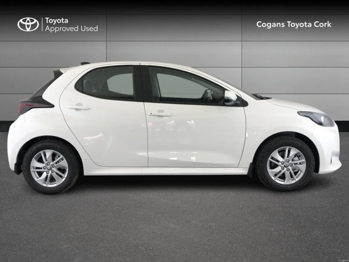 Toyota Yaris 1.5 - Image 3
