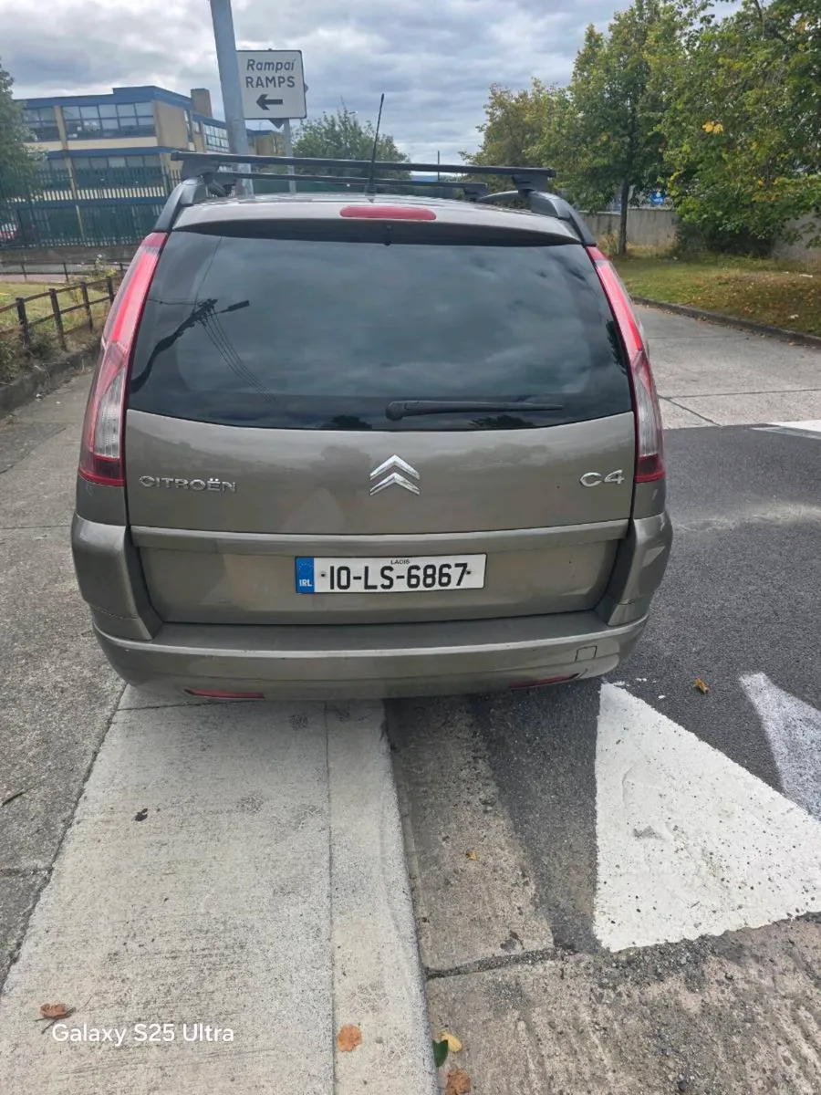 Citroen  c4 picasso nctd and taxed low migage - Image 5