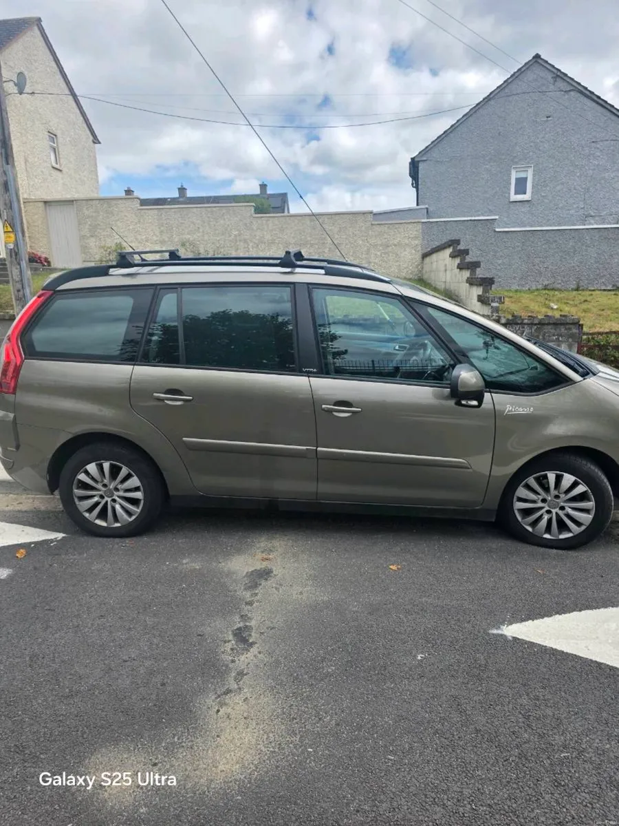 Citroen  c4 picasso nctd and taxed low migage - Image 3