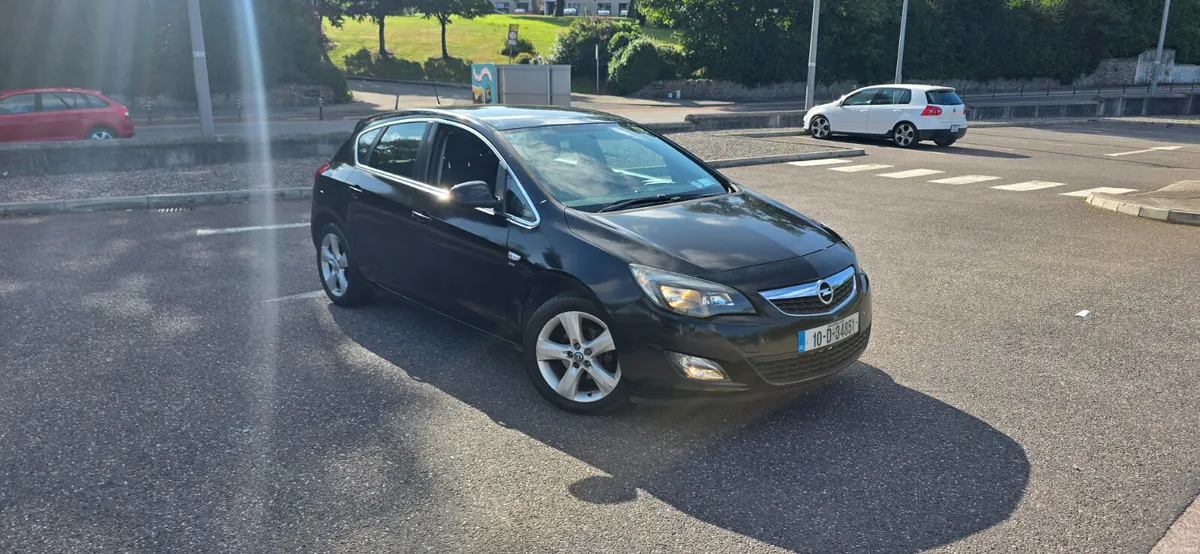 Opel Astra SRI 1.4 petrol New Nct 11.2027 - Image 1