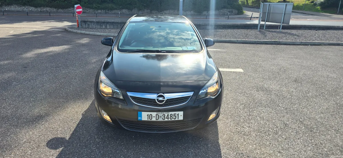 Opel Astra SRI 1.4 petrol New Nct 11.2027 - Image 3