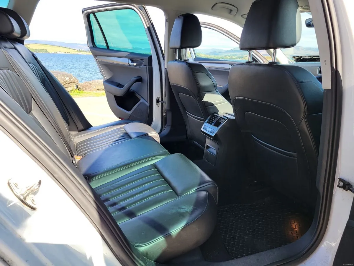 Skoda Superb 2017 - Image 3