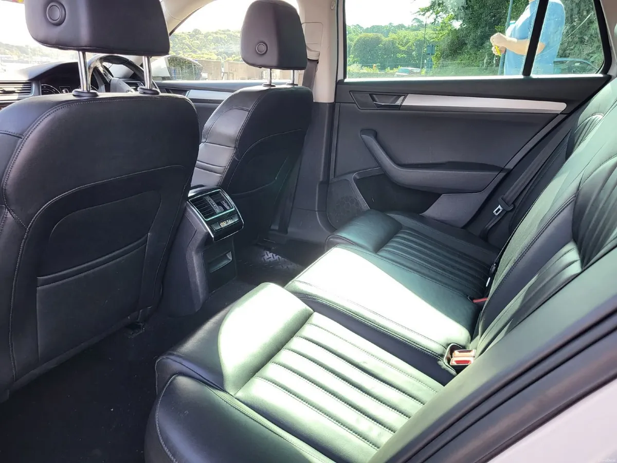 Skoda Superb 2017 - Image 5