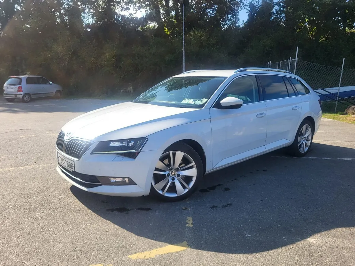 Skoda Superb 2017 - Image 6