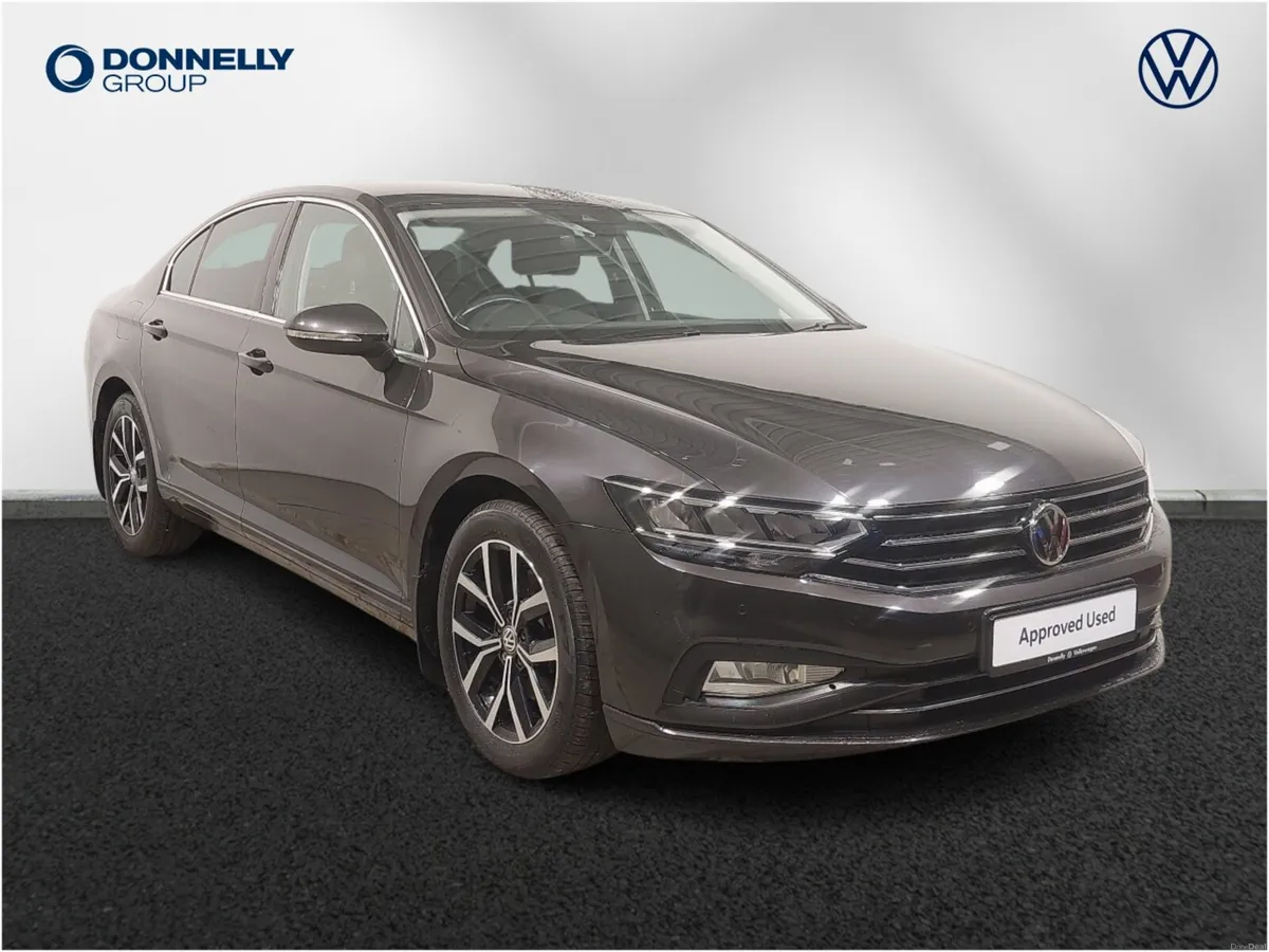 Volkswagen Passat 1.6 TDI SEL 4dr DSG - Image 1