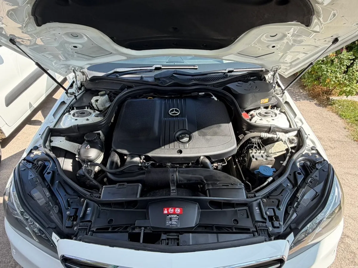 Mercedes Benz E220d - Image 6