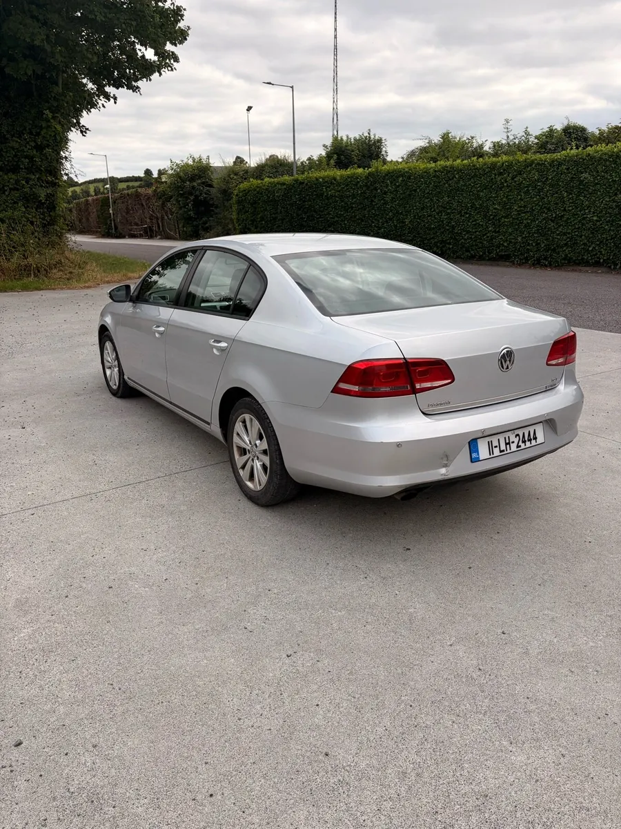 Volkswagen Passat - Image 3