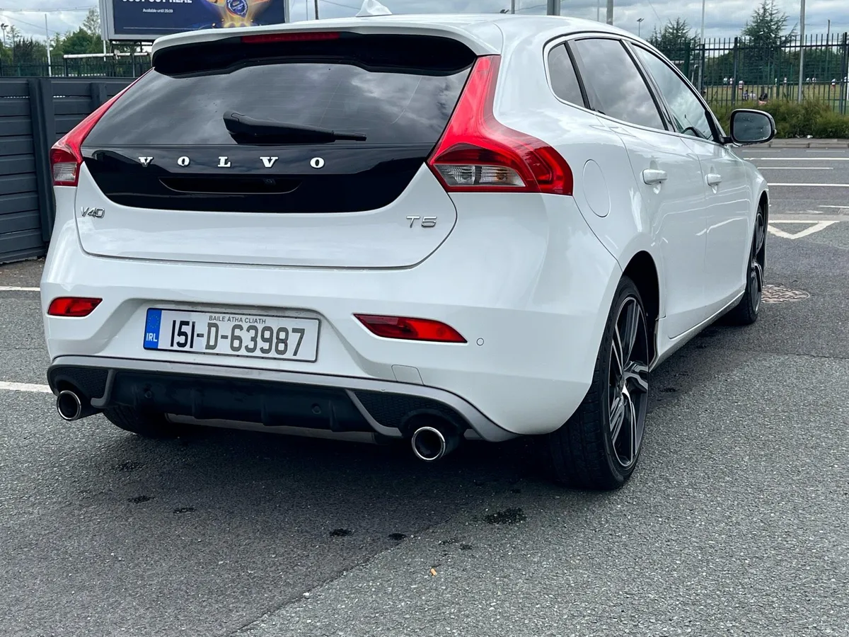 Volvo V40 **T5 R Design*ICE WHITE**Auto*2015 - Image 2