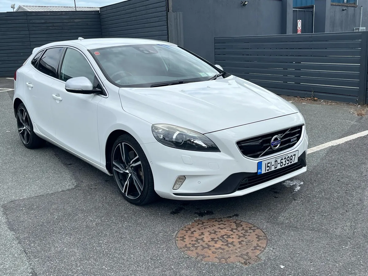 Volvo V40 **T5 R Design*ICE WHITE**Auto*2015 - Image 4