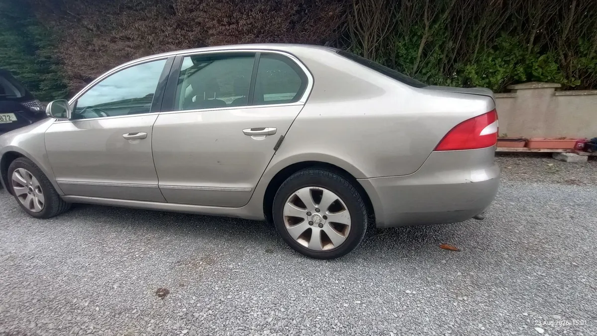 Skoda Superb 2010 - Image 5