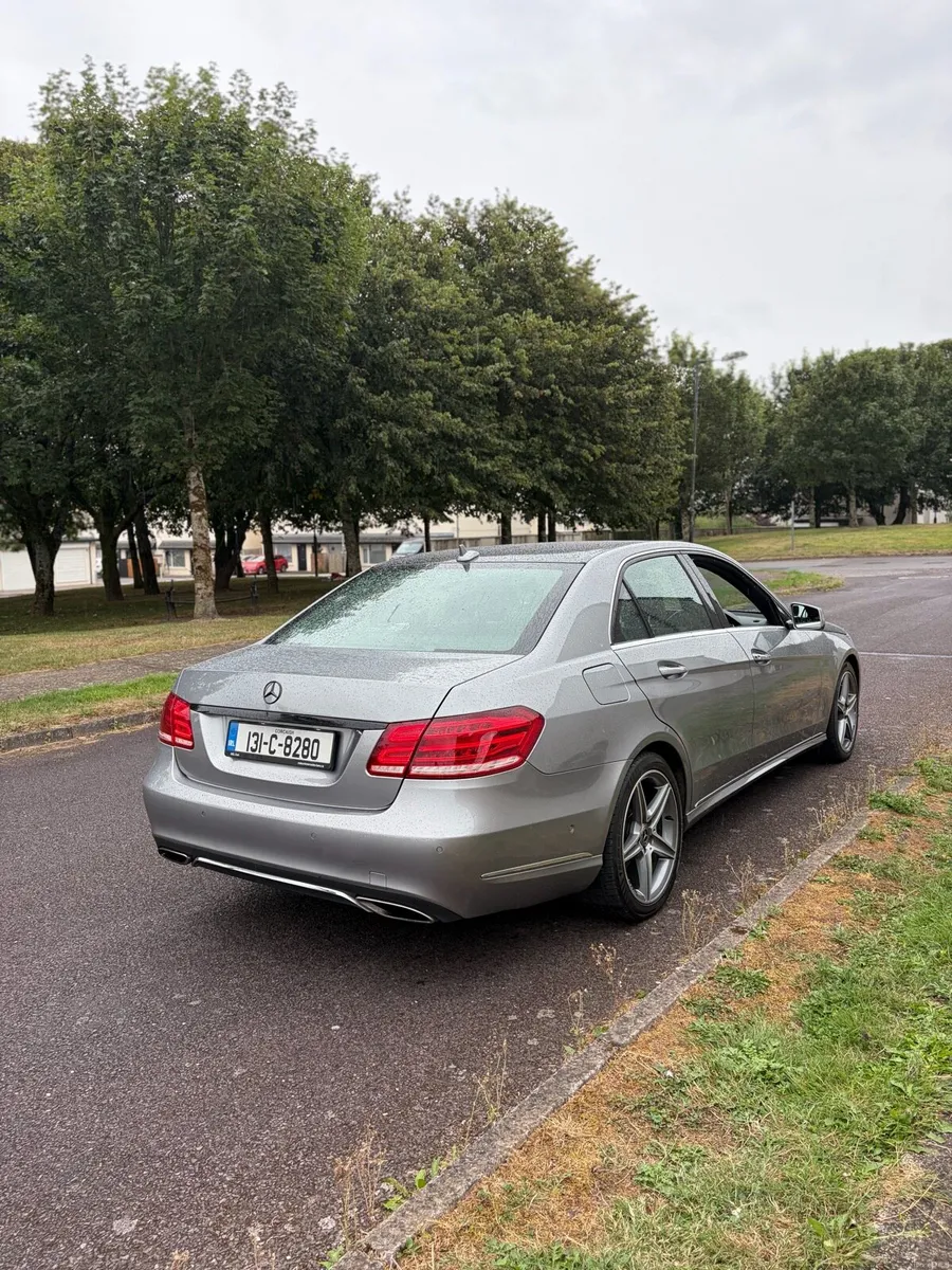 Mercedes E220 AMG line - Image 4