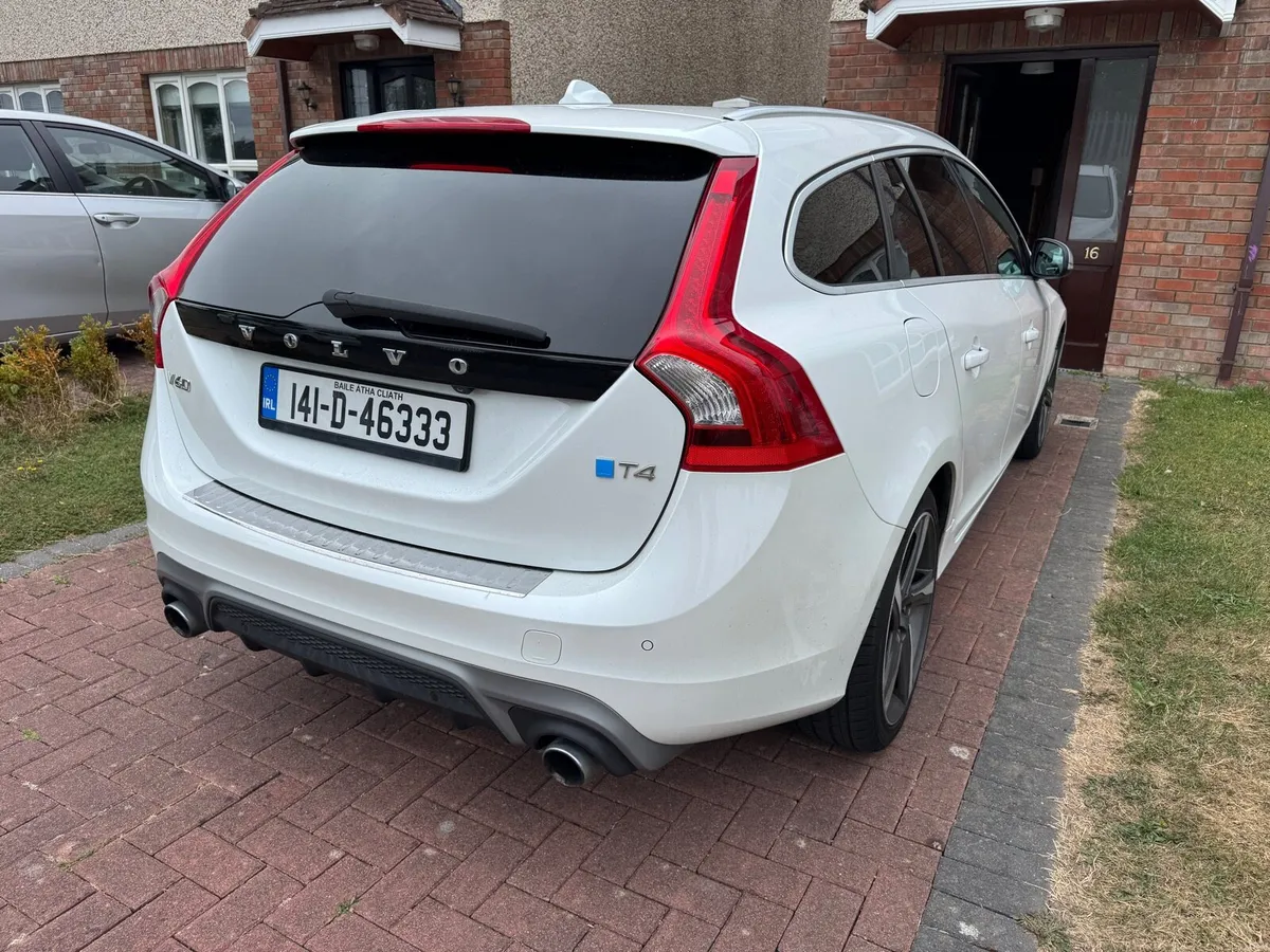 Volvo V60 R-DESIGN 1.6 petrol AUTOMATIC - Image 5