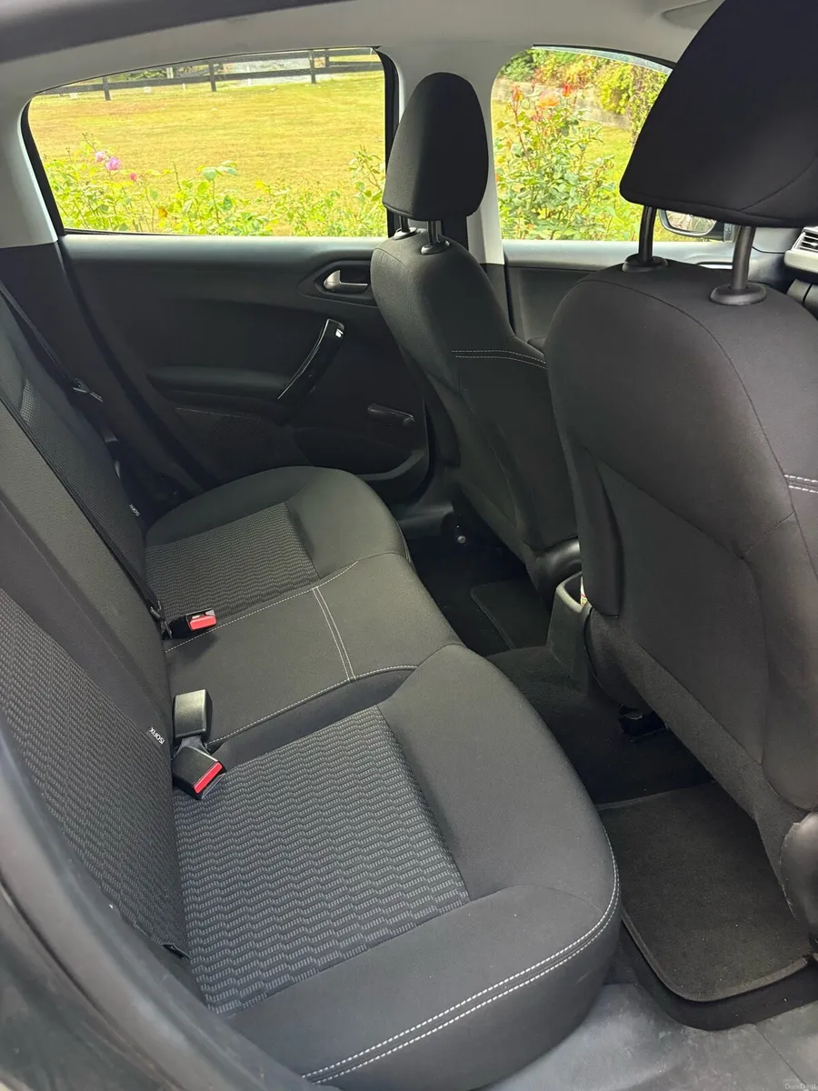 2016 Grey Peugeot 208 - Image 6