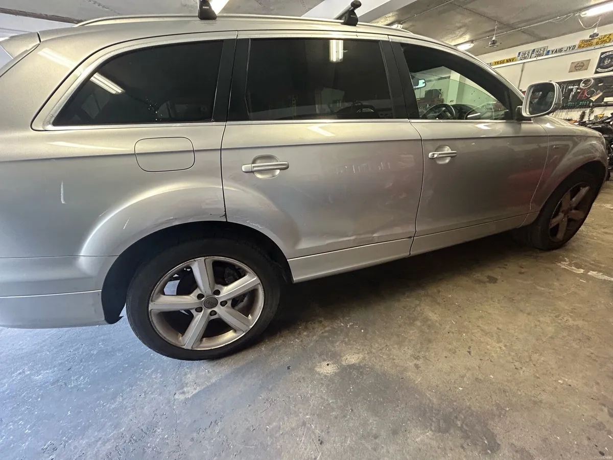 Audi Q7 - Image 2