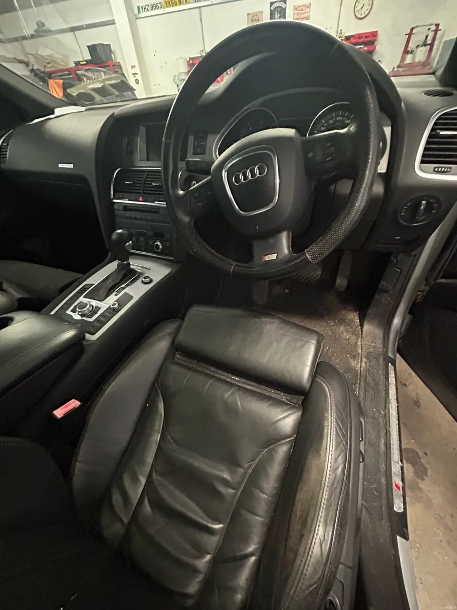 Audi Q7 - Image 6