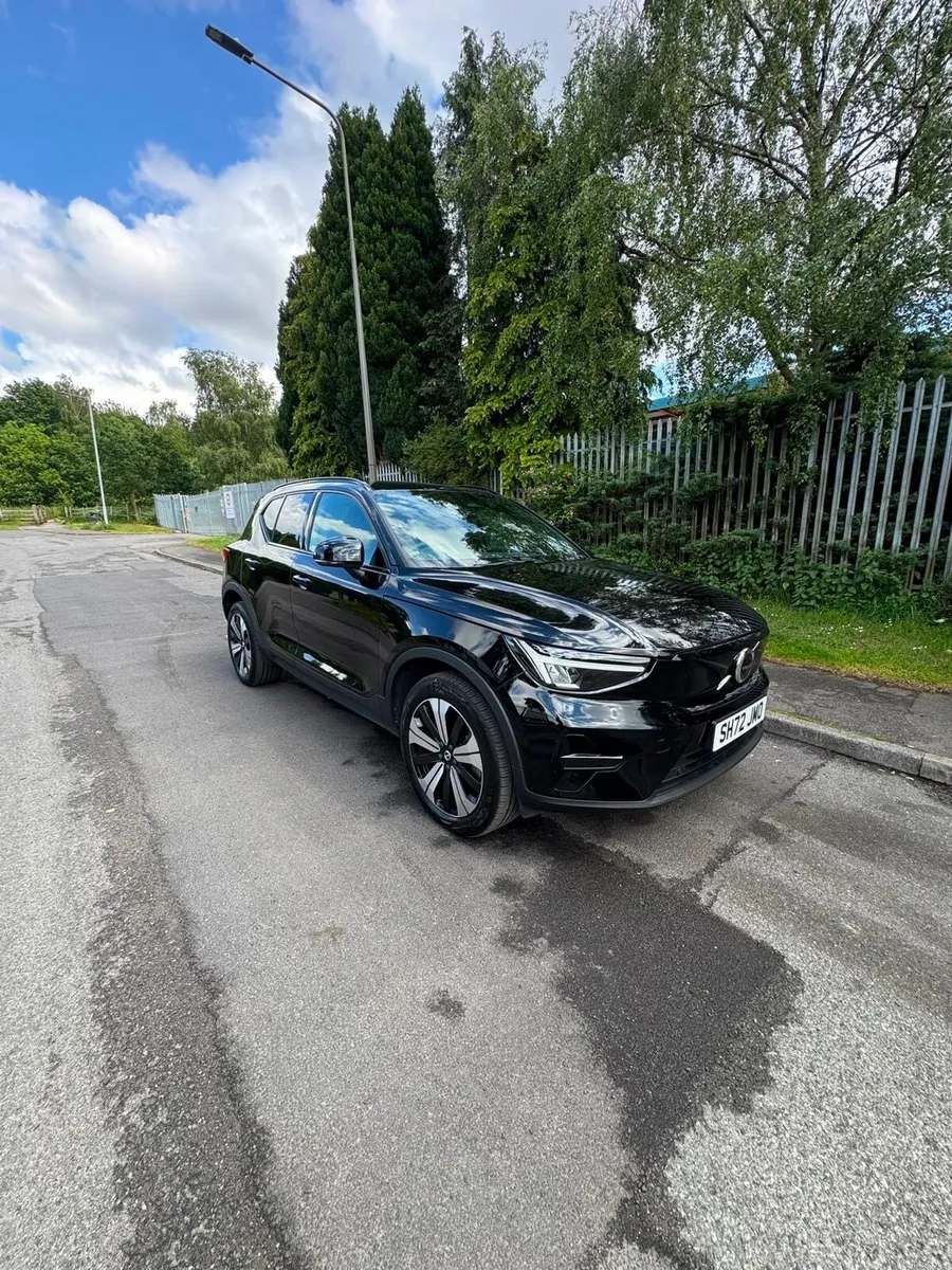 VOLVO XC40 E RECHARGE PLUS 228BHP 5DR AUTO - Image 4