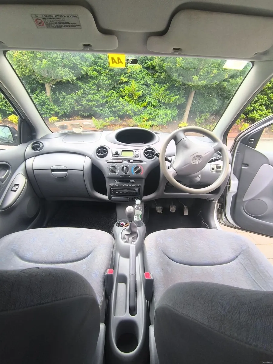 Toyota Yaris 2003 - Image 6
