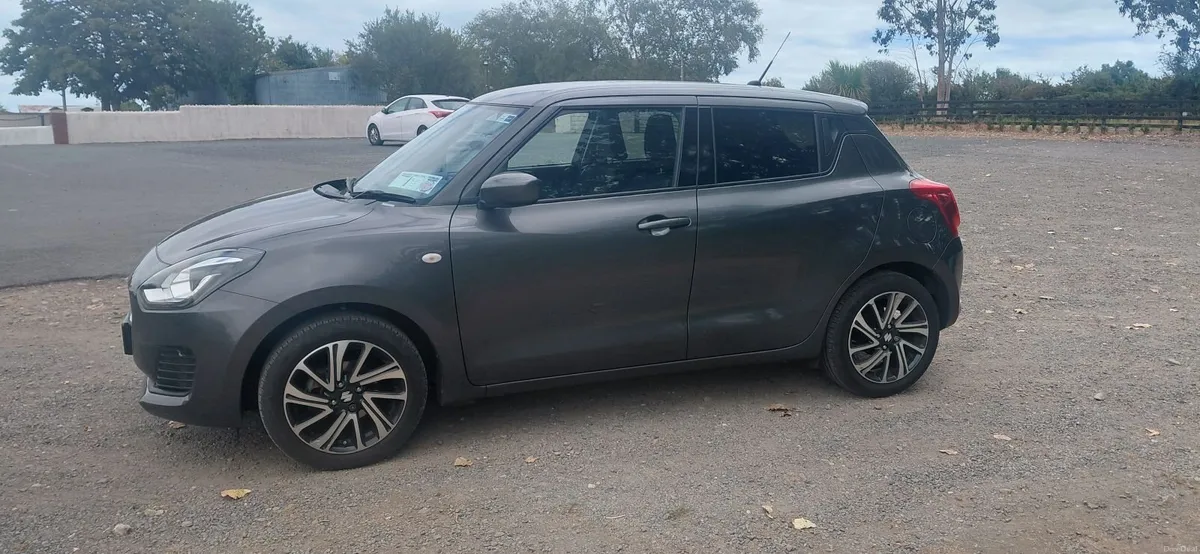 242 Suzuki Swift 1.2 Petrol Hybrid SZ-L - Image 4