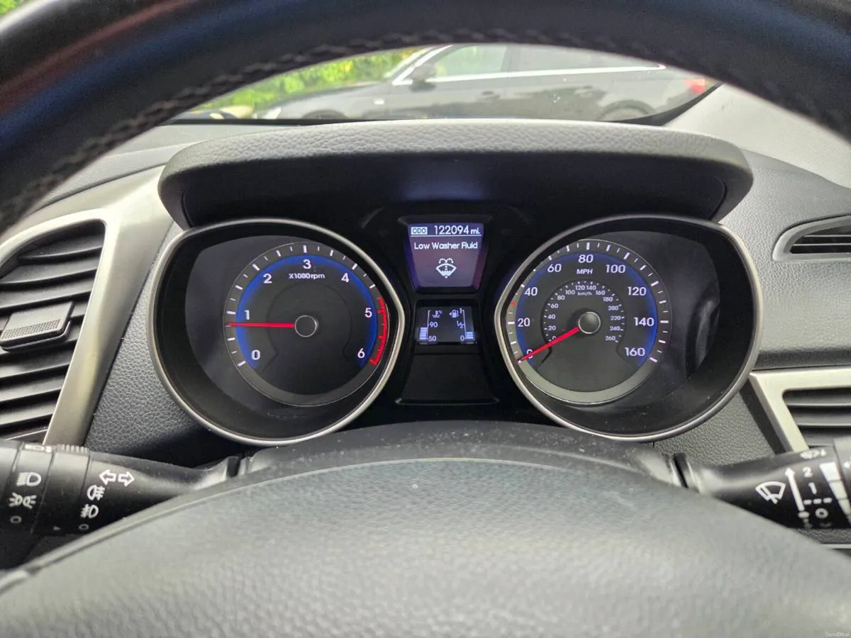 Hyundai i30 - Image 2