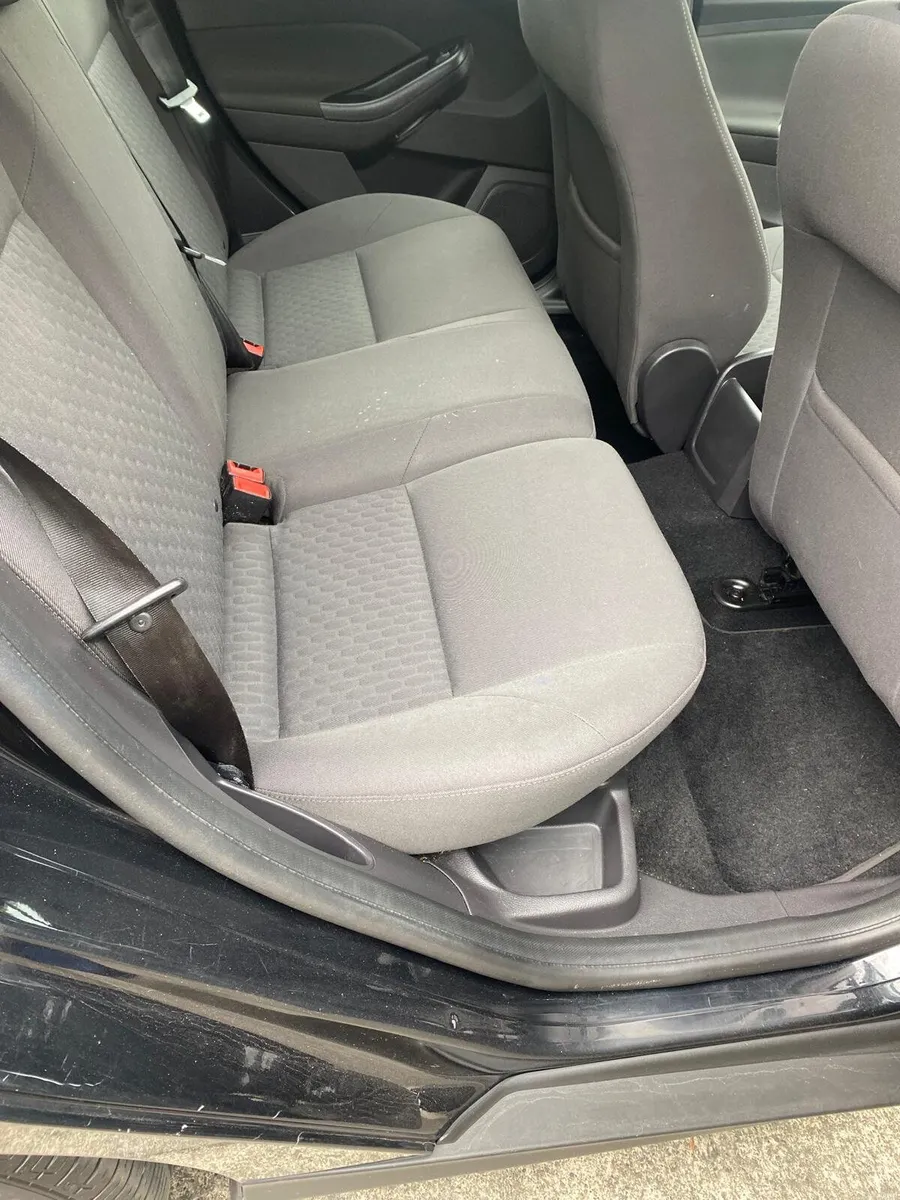 Ford Focus, 1.6 Diesel, 5dr Hatch, 170K, Year 141 - Image 6