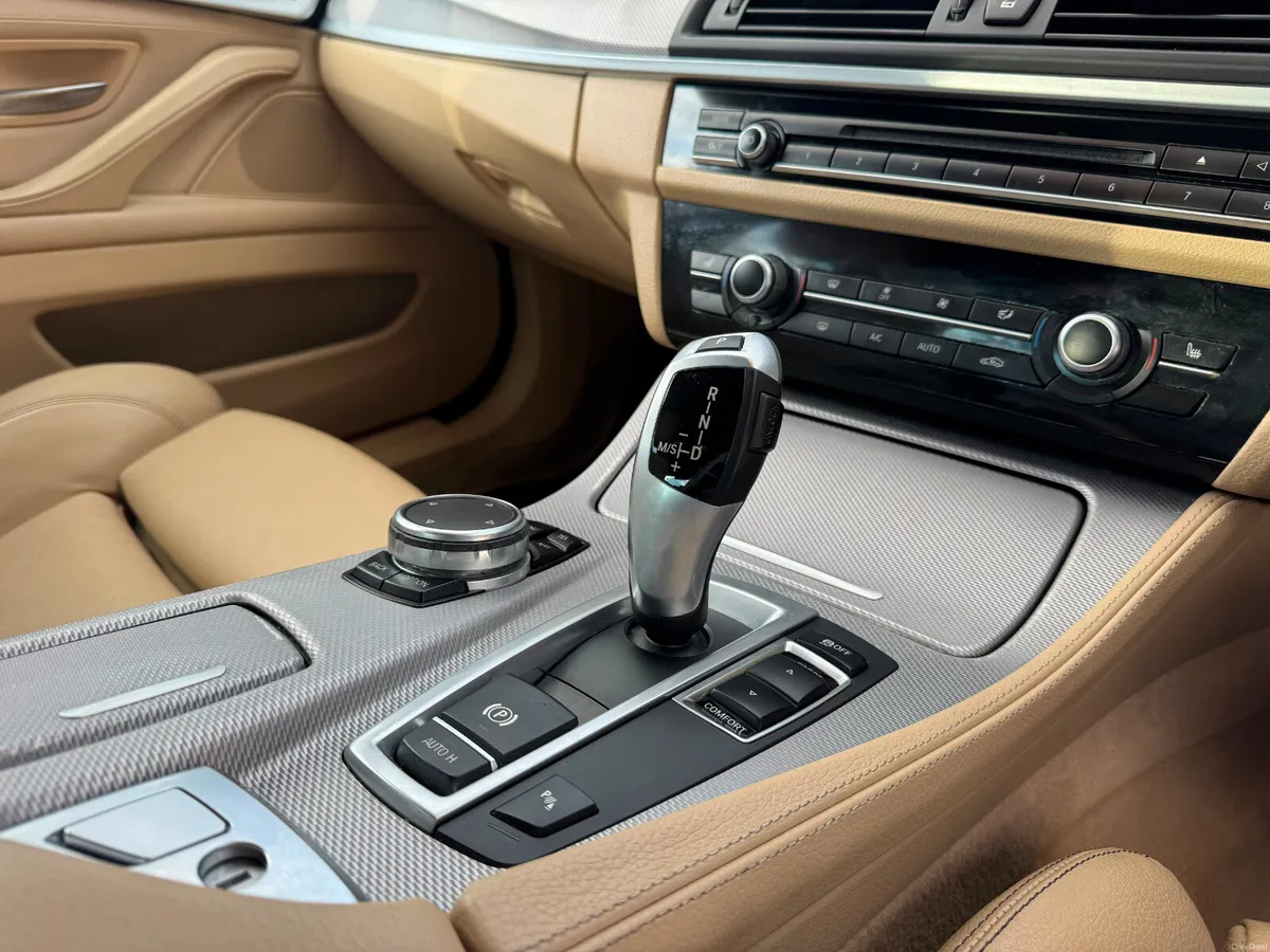 BMW 5-Series 520d M SPORT 2016 - Image 3