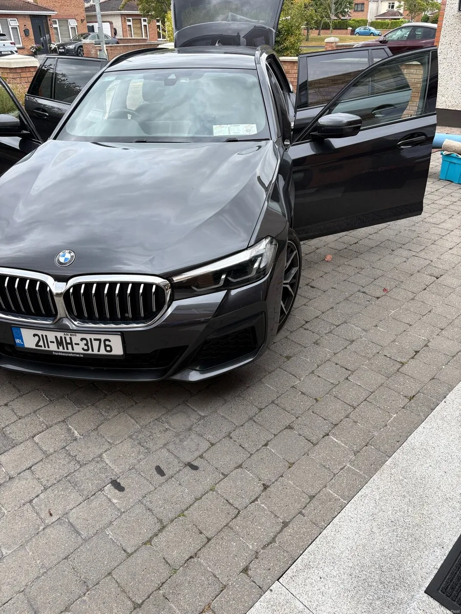 211 BMW 520 M Sport touring - Image 2