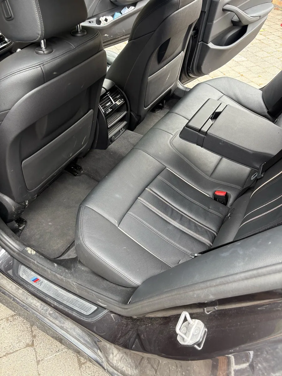 211 BMW 520 M Sport touring - Image 4