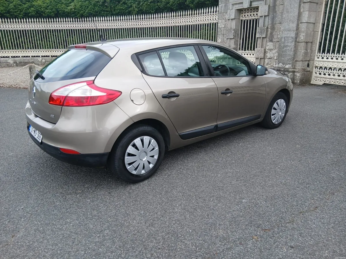 Renault Megane 104kms - Image 4